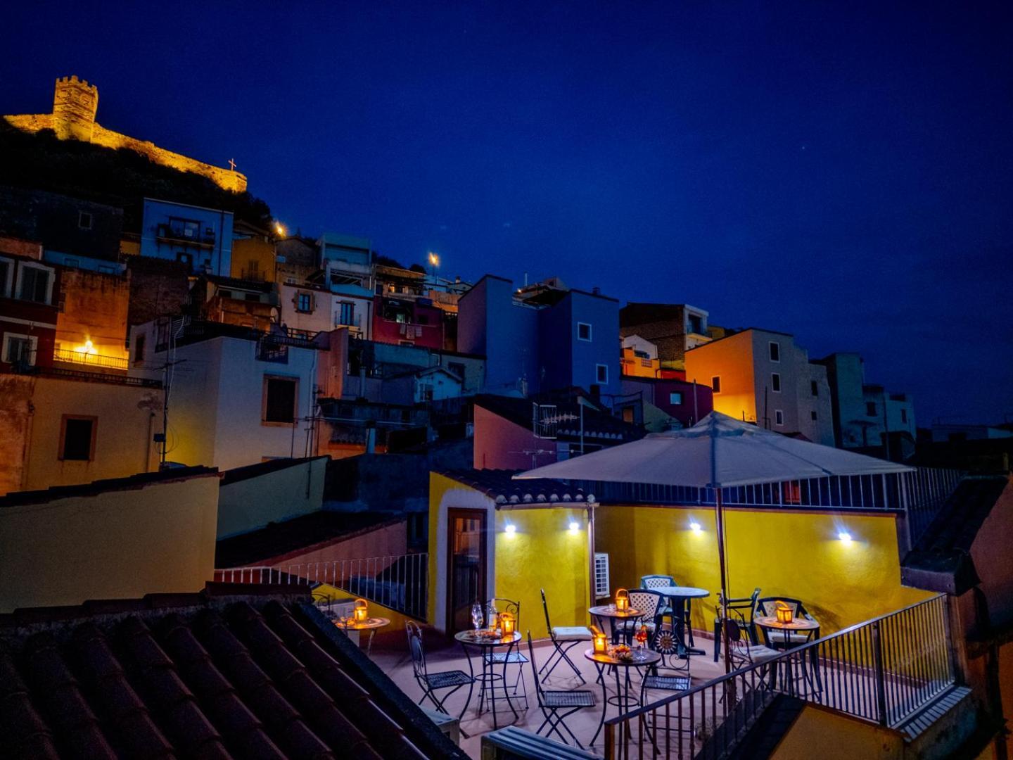 S'Apposentu - Un'Angolo Di Paradiso Con La Vista Sul Castello Боза Екстериор снимка